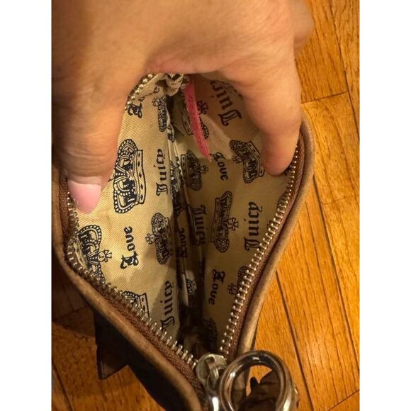 vintage Juicy Couture velour y2k wristlet (600 - Picture 6 of 8